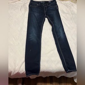 Silver jeans. These are skinny jeans. Dark wash. Super cute